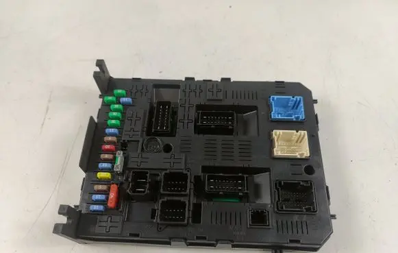 Peugeot 3008 I Fuse box set 9678476880