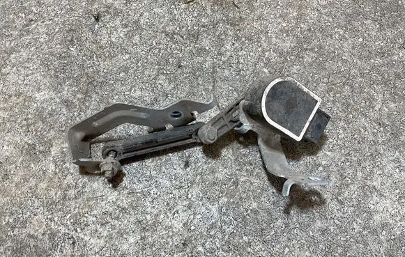 Volvo XC40 Headlight/headlamp level sensor 32246677 202312151556 D6M4A