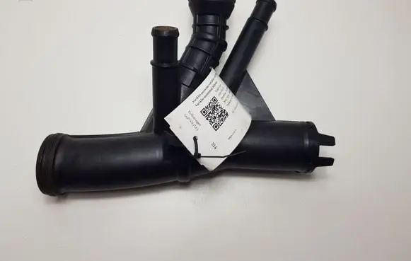 Volkswagen Golf VII Engine coolant pipe/hose 04L121071E