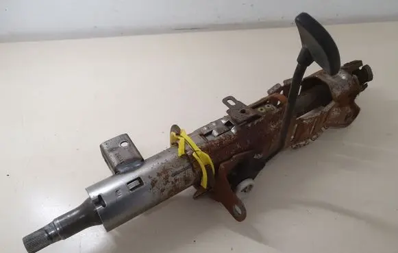 Steering wheel axle set