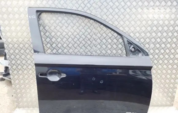 Mitsubishi Outlander Front door