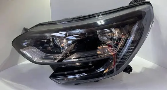 Renault Megane IV Headlight/headlamp 260607159R 90108043