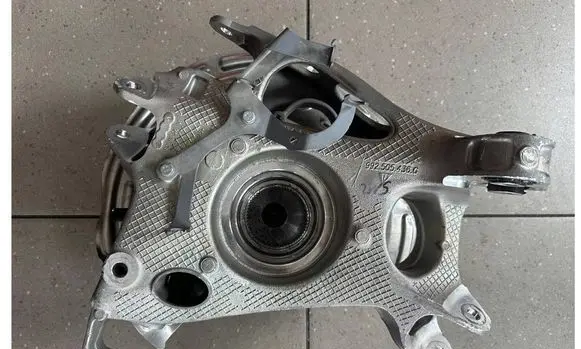 Porsche 911 992 Rear wheel hub spindle/knuckle 992505436G