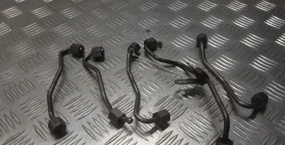 Mercedes-Benz C W204 Fuel injector supply line/pipe 