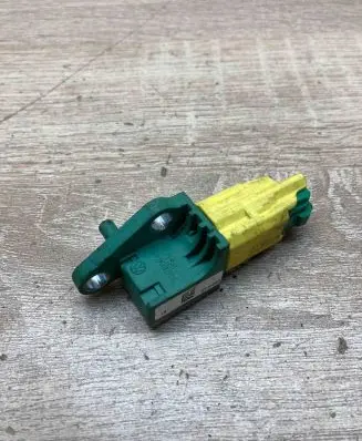 Seat Leon (1P) Airbag deployment crash/impact sensor 3C0909606 331324