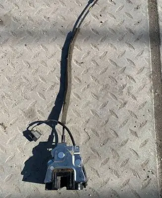 Renault Master III Rear door lock