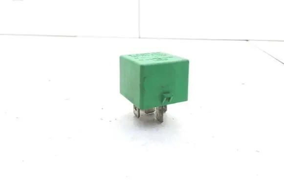Citroen C5 Hazard warning light relay 12V35A03531