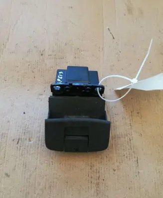 Renault Espace III Hand parking brake switch 8200048590E
