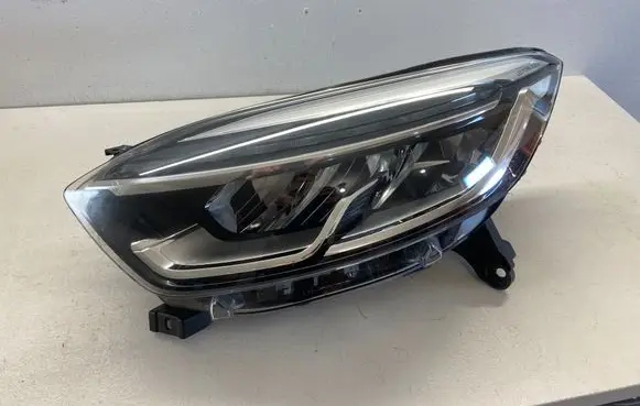 Renault Captur Headlight/headlamp 260606159R 01297701 0129770100090575