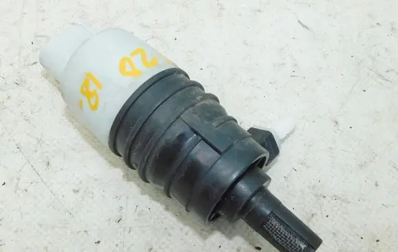 BMW 1 F20 F21 Windscreen/windshield washer pump 7298309