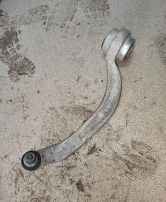 Front lower control arm/wishbone