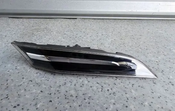 Porsche 911 992 Front fender indicator light 992953042