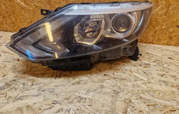 Nissan Qashqai Headlight/headlamp 10018013