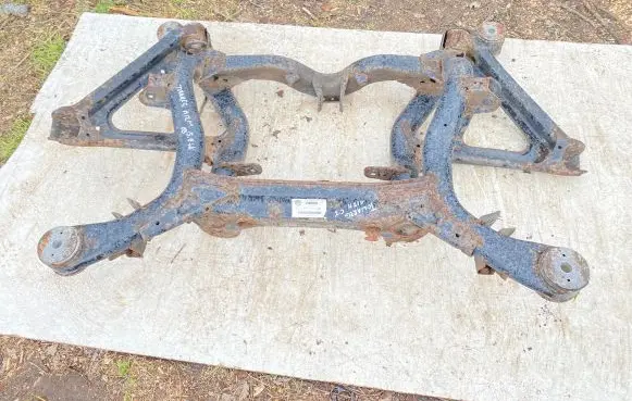 Volkswagen Touareg I Rear subframe 7l0500041