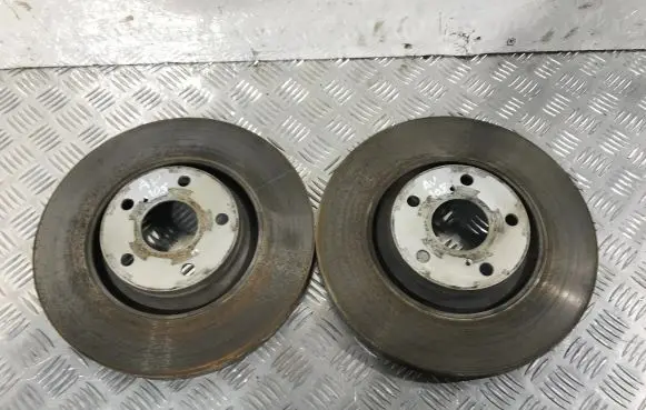 Toyota Avensis T270 Front brake disc 4351205090