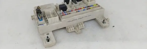 Volvo S40 Fuse module 8690719