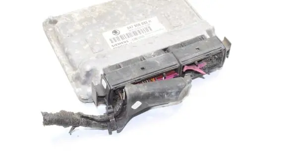 Skoda Fabia Mk1 (6Y) Engine control unit/module 047906033H