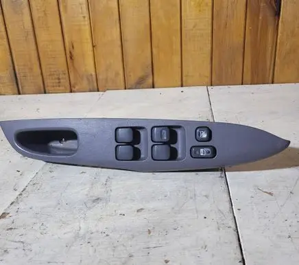 Toyota Prius (XW20) Electric window control switch 8404047020