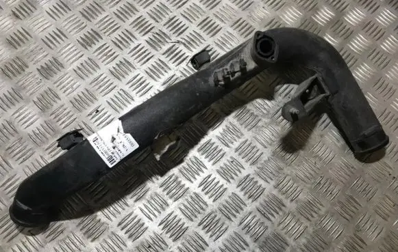 Audi A4 S4 B5 8D Intercooler hose/pipe 8d0145840l