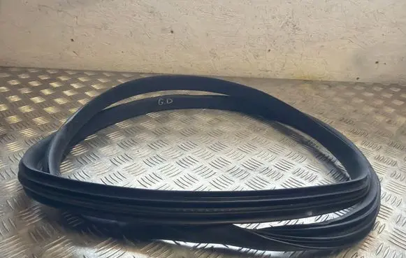 Volvo XC60 Rubber seal rear door 