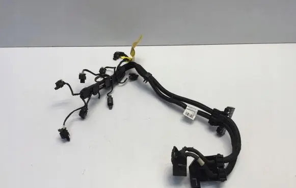 BMW 2 F22 F23 Fuel injector wires 8636065
