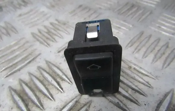 BMW 5 E39 Electric window control switch 8368974