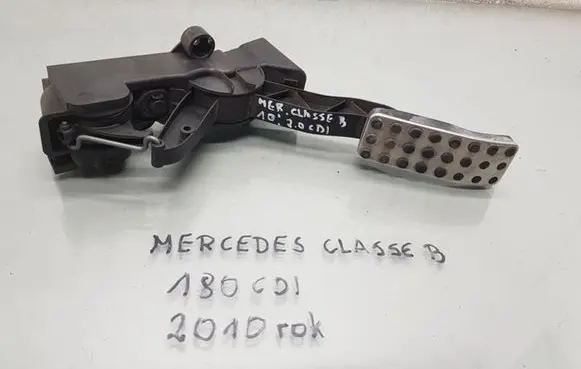Mercedes-Benz B W245 Accelerator throttle pedal A1693000504