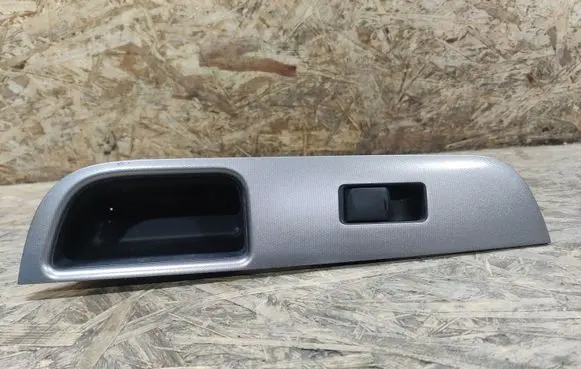 Nissan Tiida C11 Rear door handle trim 82960EL11A