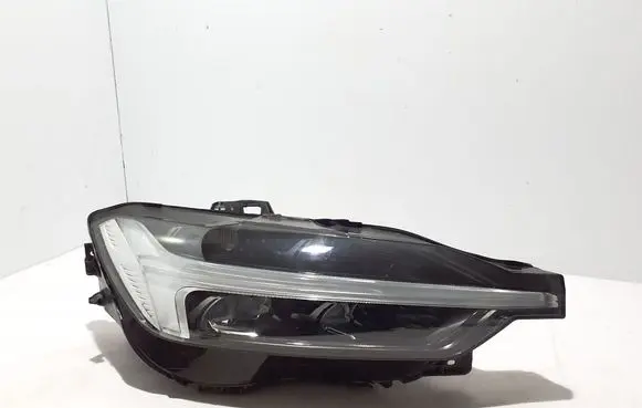 Volvo XC60 Headlight/headlamp 32133545