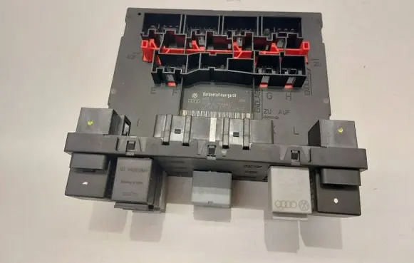 Volkswagen PASSAT B6 Comfort/convenience module 3C8937049E