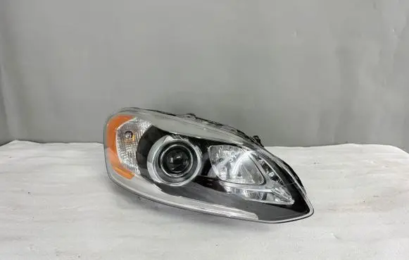 Volvo XC60 Headlight/headlamp 31420276