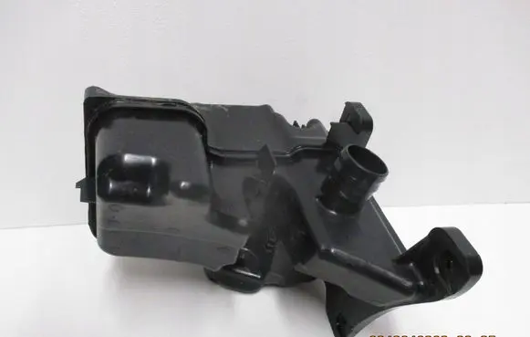 Skoda Rapid (120G, 130G, 135G) Windshield washer fluid reservoir/tank 5QS955453