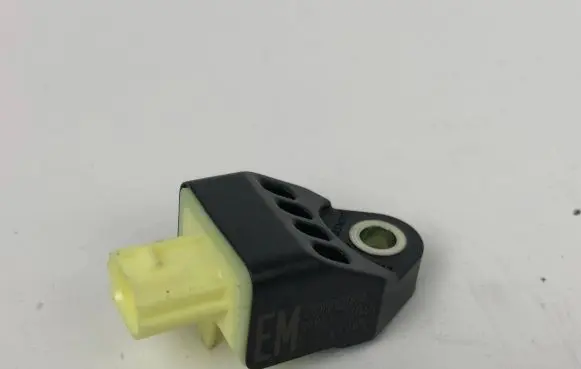 Toyota Mirai Airbag deployment crash/impact sensor 8983133040