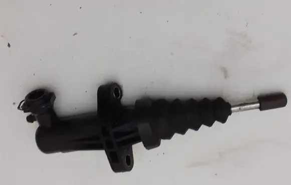 Clutch slave cylinder