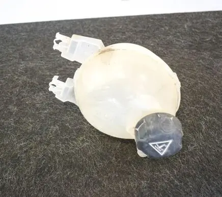 Peugeot 208 Coolant expansion tank/reservoir 9800777280