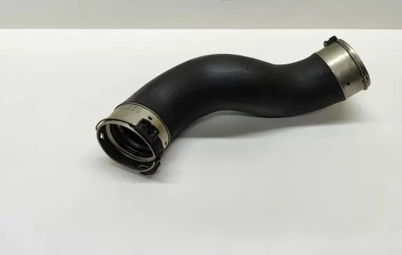 BMW 5 F10 F11 Intercooler hose/pipe 8516509 851650901 11279412