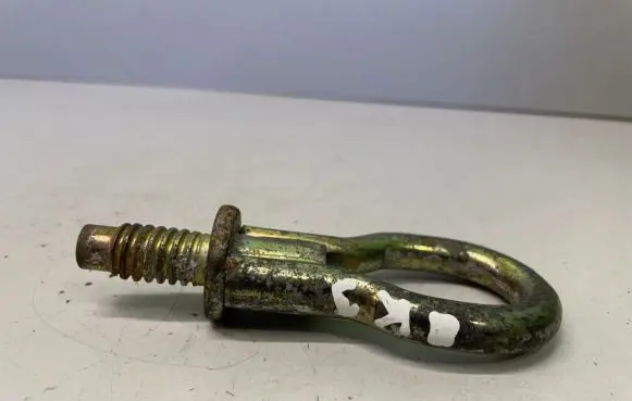 Ford Mondeo Mk III Towing hook eye 