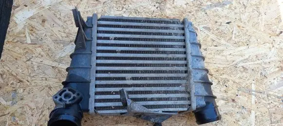 Volkswagen Polo IV 9N3 Intercooler radiator