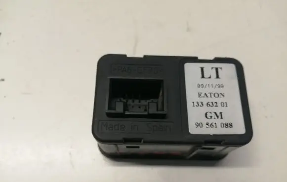 Opel Zafira A Electric window control switch 13363201 90561088