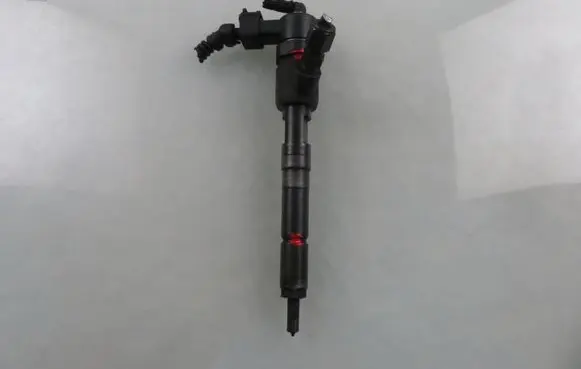 Opel Combo C Fuel injector 0445110183