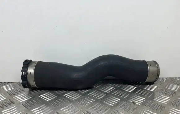 BMW 5 F10 F11 Intercooler hose/pipe 521108A