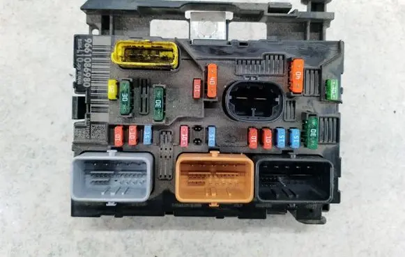 Peugeot 207 BSM Control unit 9661086980