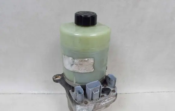 Ford Focus Power steering pump 4M513K514CC 51046