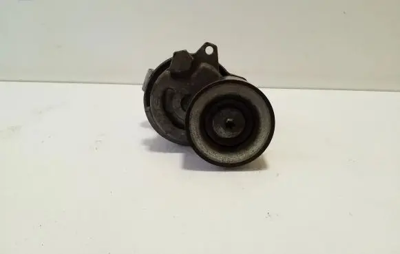 Mitsubishi Outlander Generator/alternator belt tensioner