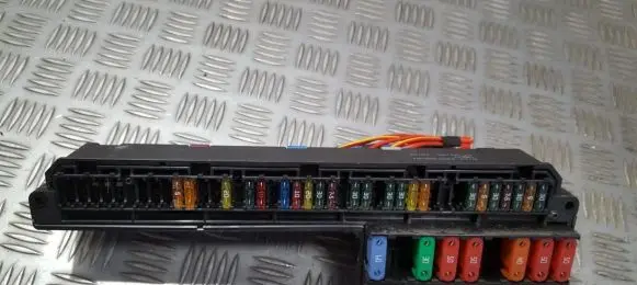 BMW 5 E60 E61 Fuse box set 6114695733001 61146957330-01