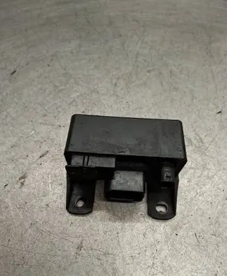 Mercedes-Benz CLK A209 C209 Glow plug pre-heat relay 