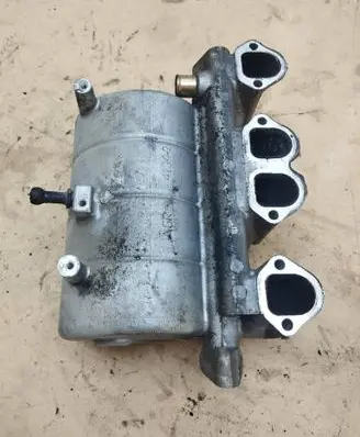 Volkswagen Polo Intake manifold 038129713BE