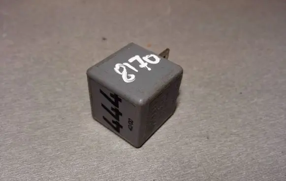 Volkswagen PASSAT B6 Other relay 1J0927841 V23134A52X400