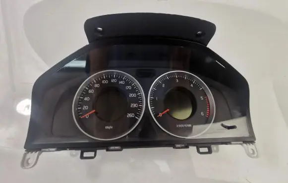 Volvo V70 Speedometer (instrument cluster) 31327581AA