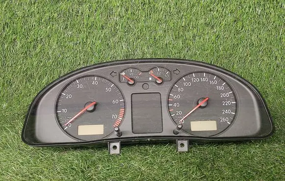 Volkswagen PASSAT B5 Speedometer (instrument cluster) 3B0919861B
